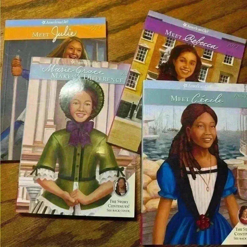 LOT OF American Girl books 📚